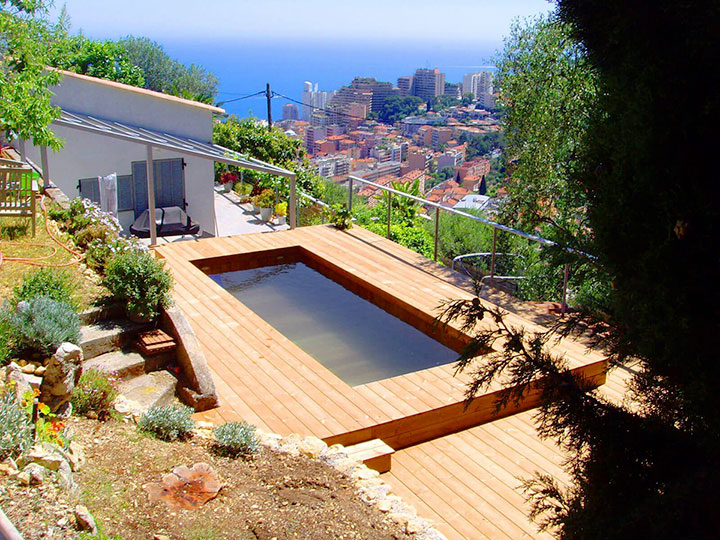 Petite piscine en restanque à Monaco